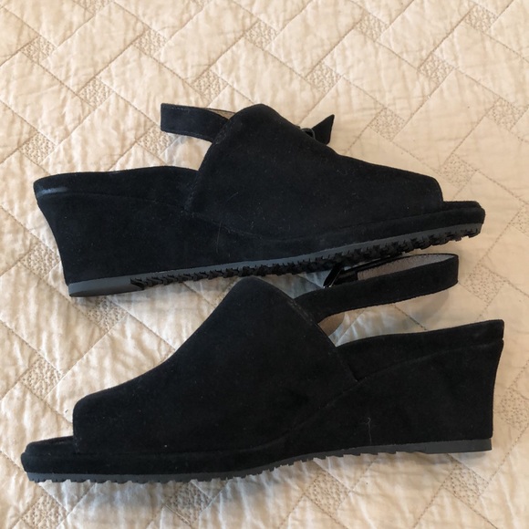 J. Renee Black open toe suede strapy wedges size 6.5 womens - Picture 6 of 9
